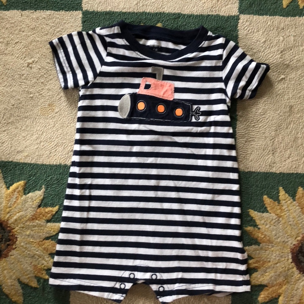Carter’s short sleeve body suit